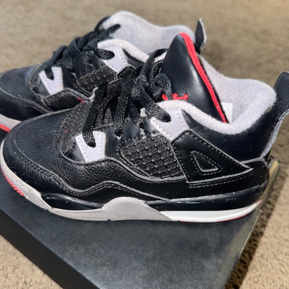 Jordan 4 Retro - Picture 4 of 5